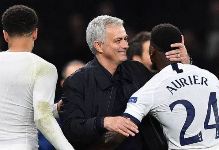 关于今晚上海久事调整名单——欧冠节点到来赛后纽约尼克斯调整名单以备欧联，Uzi新星刷新纪录表现惊艳看傻球迷的信息